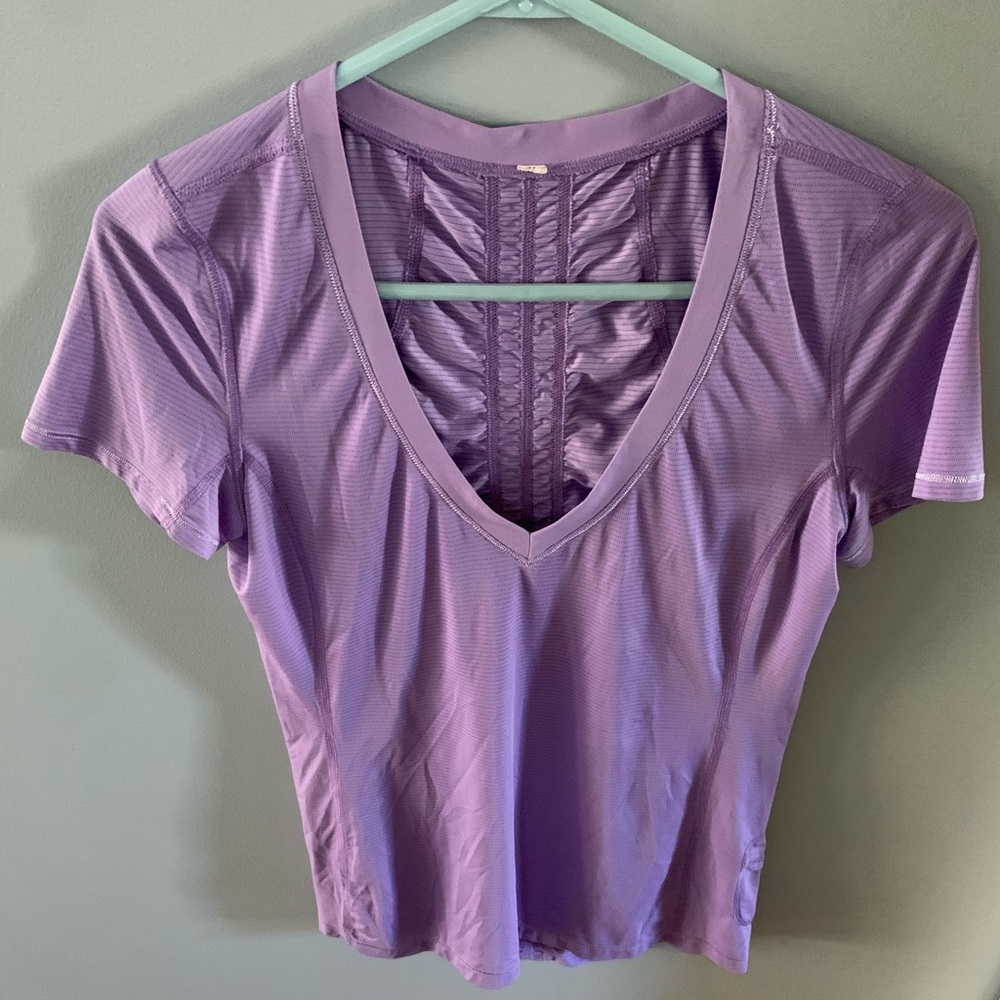 Lululemon Runner-up short sleeve size 6